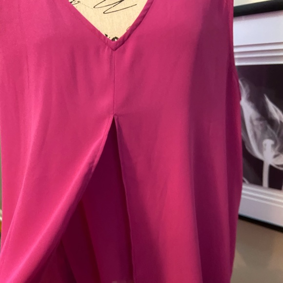 Like New New York & Company Layered Tank Large - Picture 2 of 6